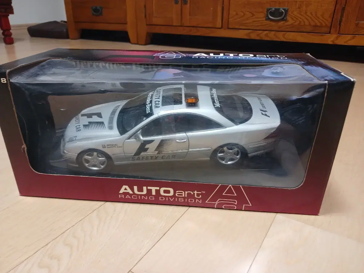 다이캐스트 1:18 Mercedes Benz CL55 AmgF1 Car